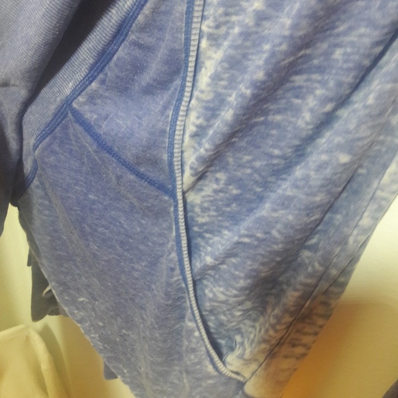 An Andrew Marc NYC purple/white athletic jacket - Picture 4 of 4